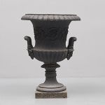 1114 2185 GARDEN URN